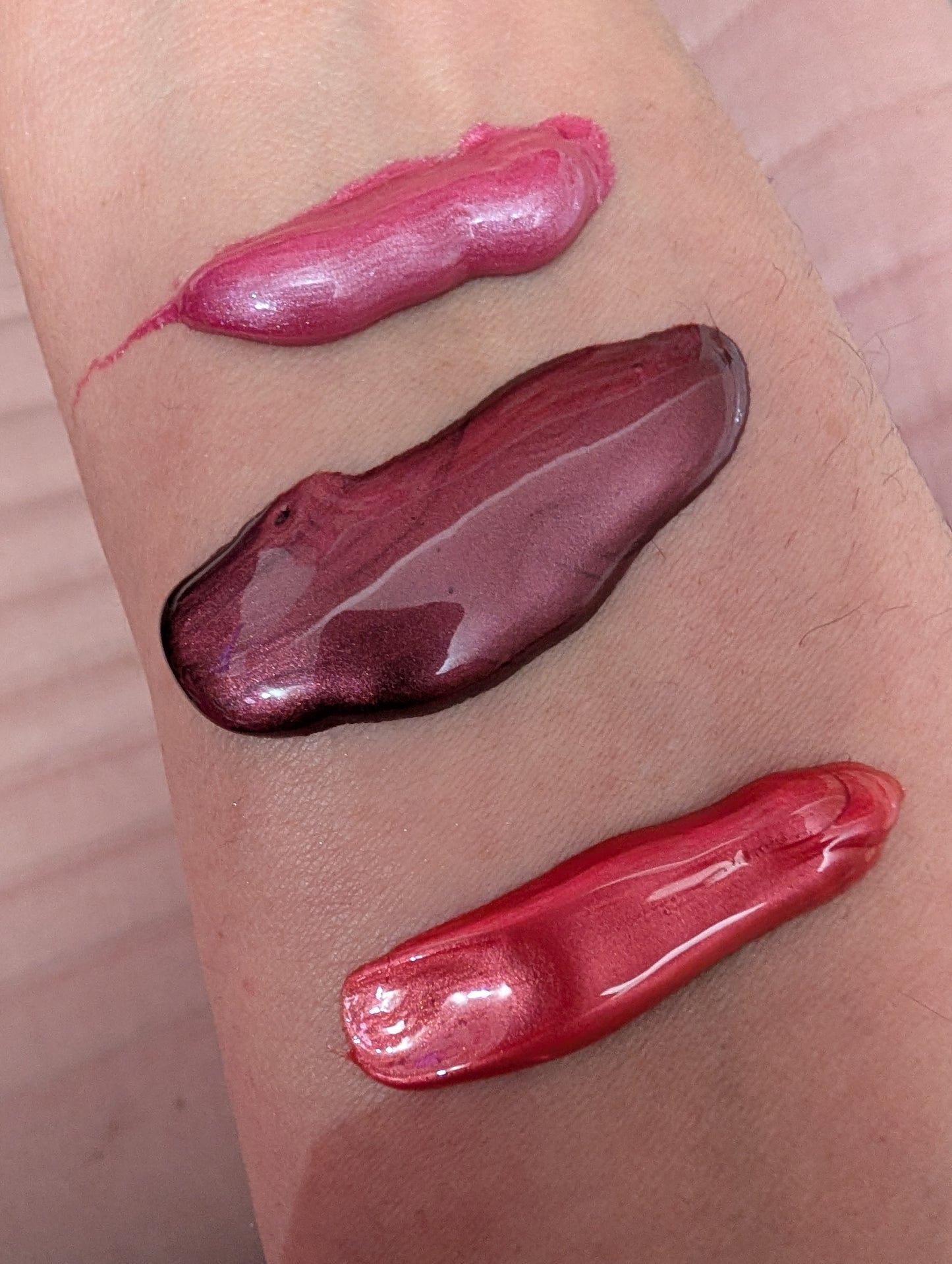 Luminous Gloss Squeeze tube