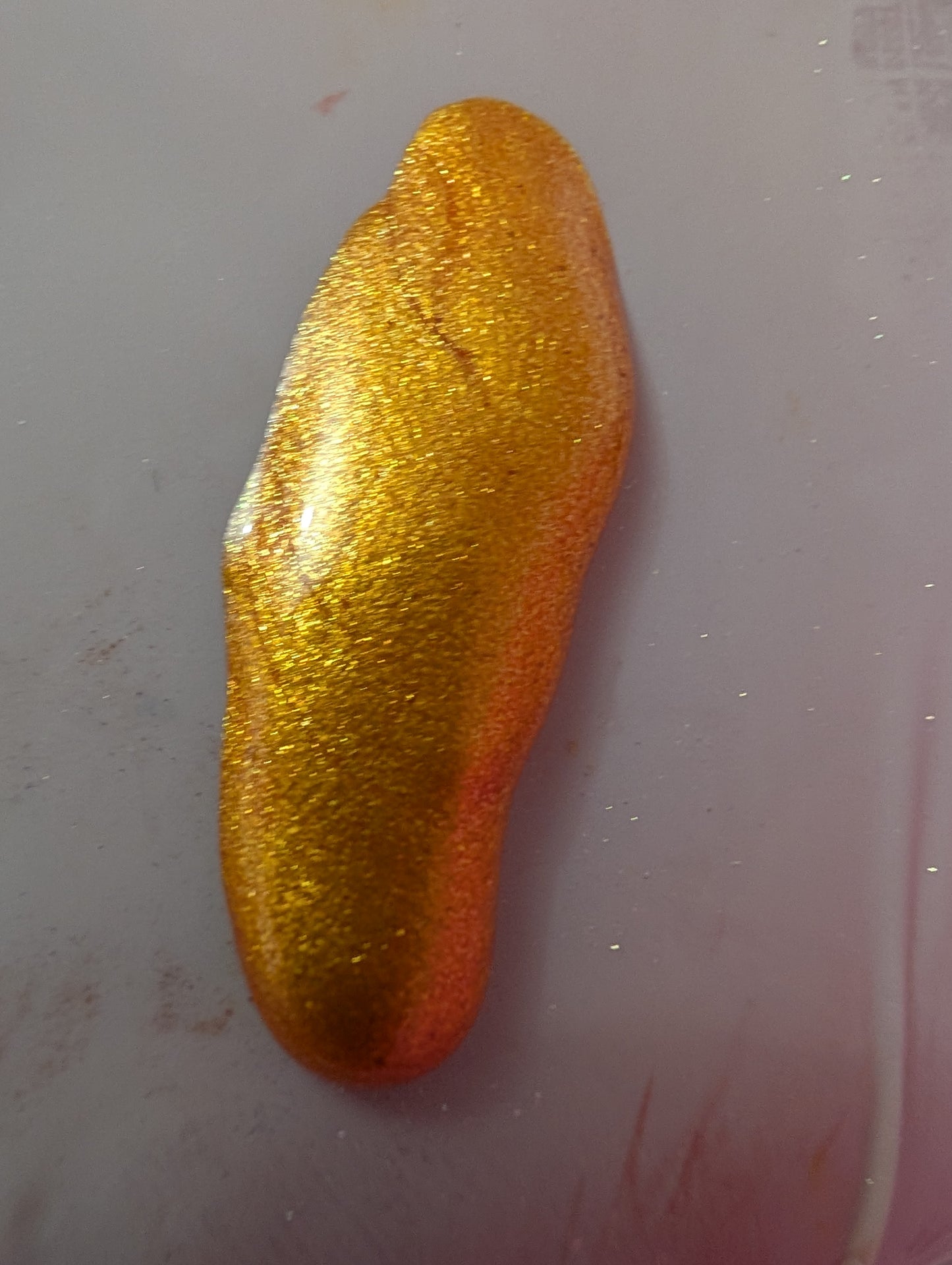 Luminous Gloss Squeeze tube